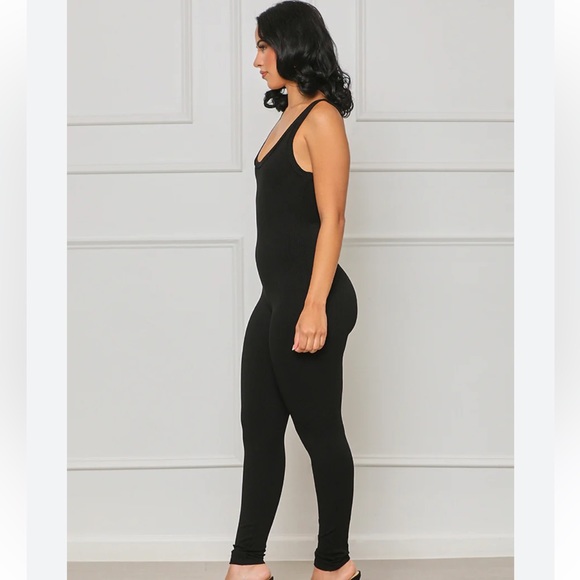 Seamless Contour Ribbed Jumpsuit - Picture 2 of 3